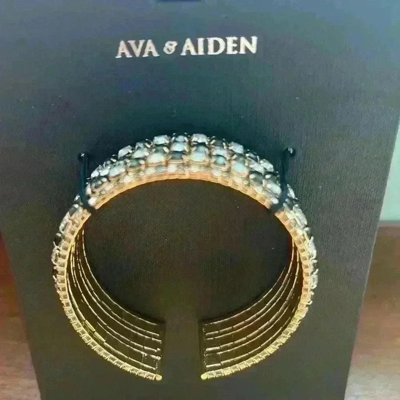 Brand new! Ava and Aiden Gold Sparkly bracelet! - Picture 1 of 5